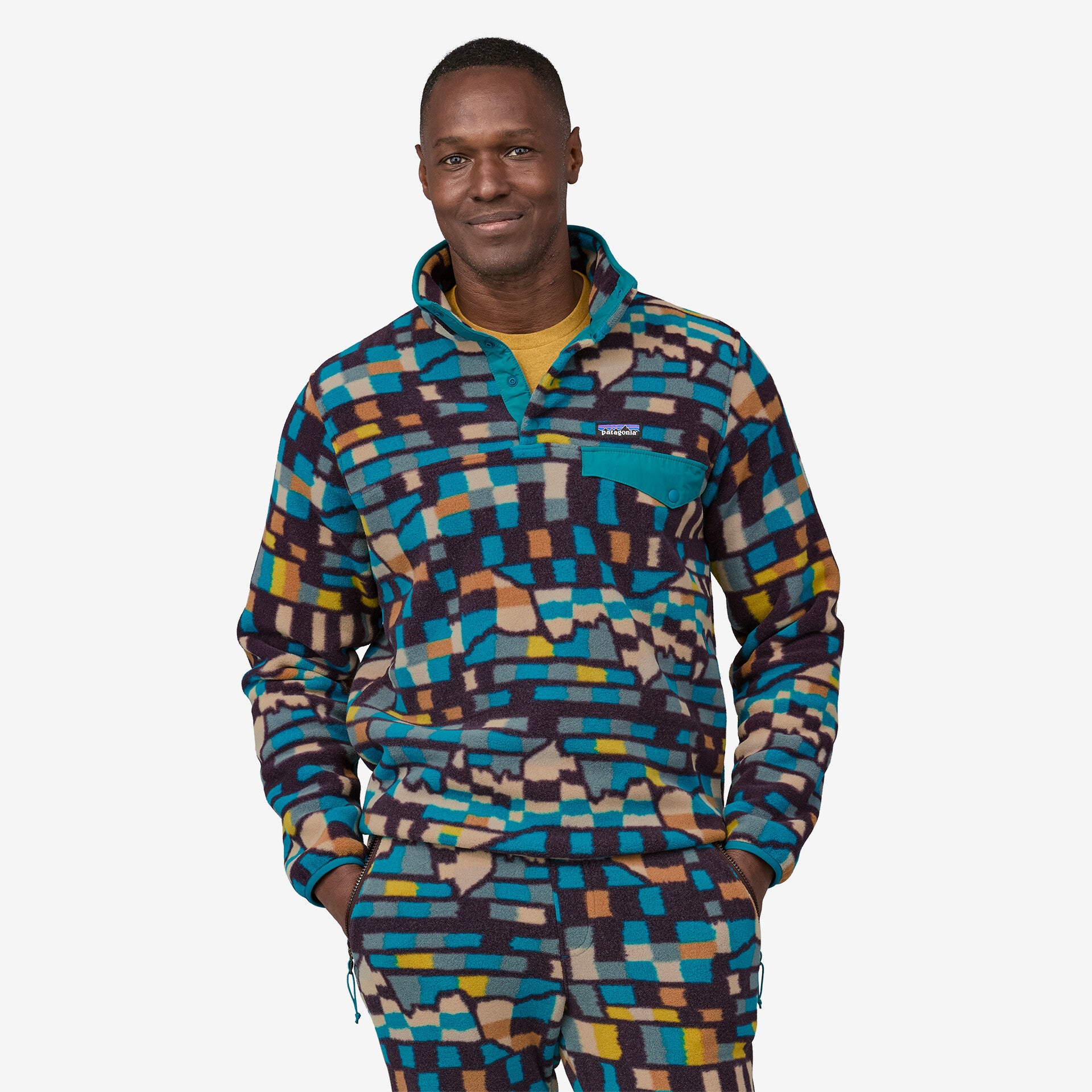 Patagonia - PATAGONIA LIGHTWEIGHT SYNCHILLA SNAP PULLOVER IN FITZ ROY PATCHWORK: BELAY BLUE - Rent With Thred