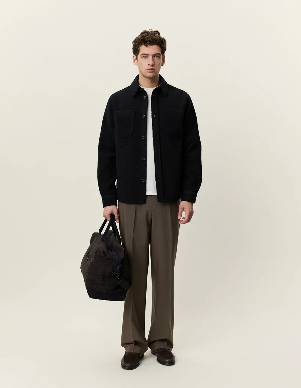 LES DEUX BOUCLÉ OVERSHIRT IN BLACK
