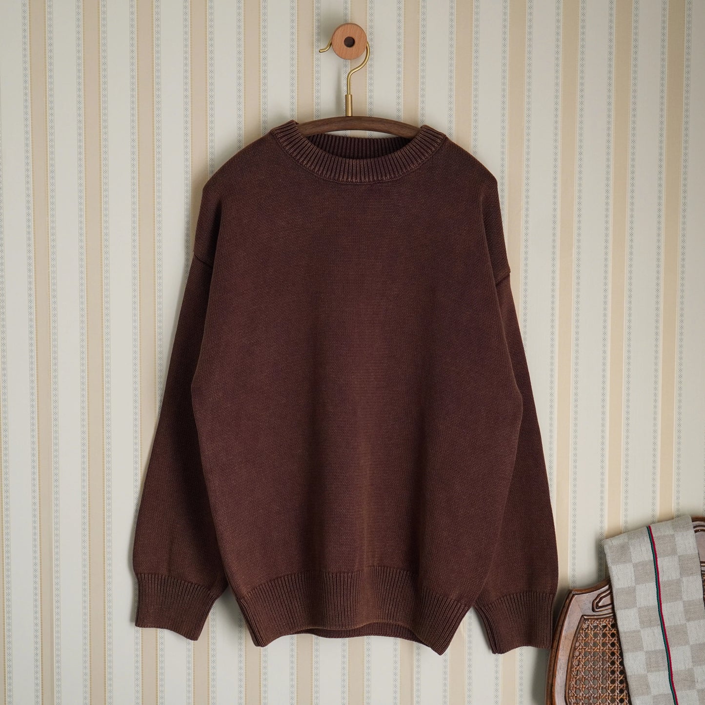 Human Assembly - HUMAN ASSEMBLY Nº 842 CREWNECK SWEATER IN BROWN - Rent With Thred