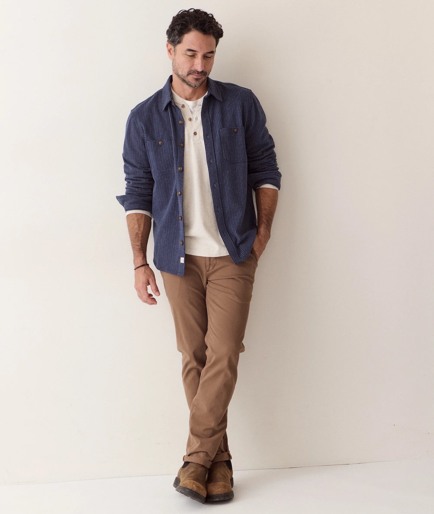 MARINE LAYER PACIFICA STRETCH TWILL OVERSHIRT IN NAVY RAILROAD STRIPE
