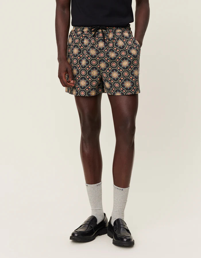 Les Deux - LES DEUX TAPESTRY SHORTS IN BLACK SURPLUS GREEN - Rent With Thred