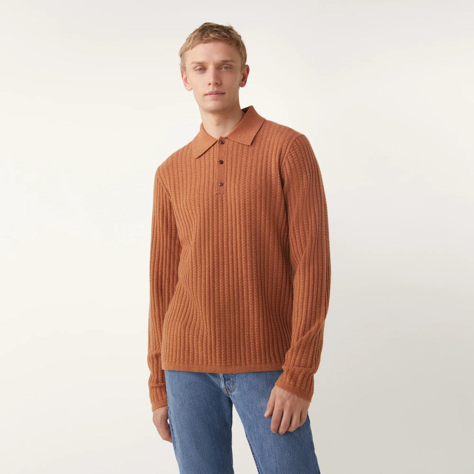 Guest In Residence - GUEST IN RESIDENCE WAFFLE POLO IN ALMOND - Rent With Thred