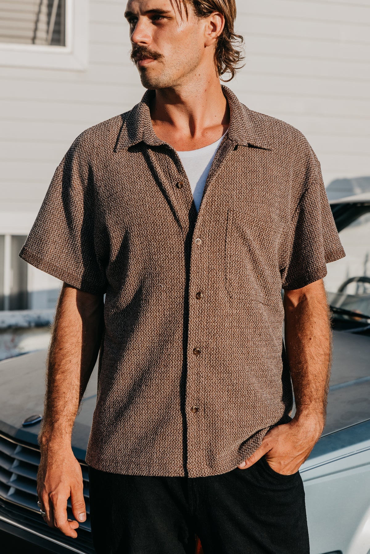 OTTWAY DIXTON SHORT SLEEVE SHIRT IN TEXTURED BROWN