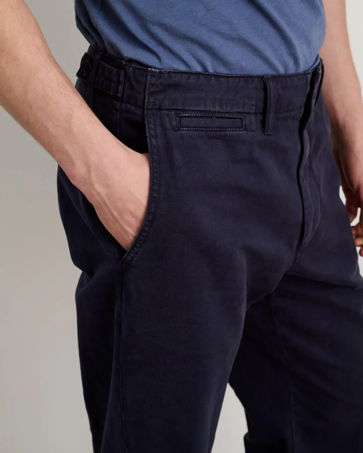 ALEX MILL VINTAGE WASHED WIDE LEG CHINO IN DARK NAVY in DARK NAVY — view 6