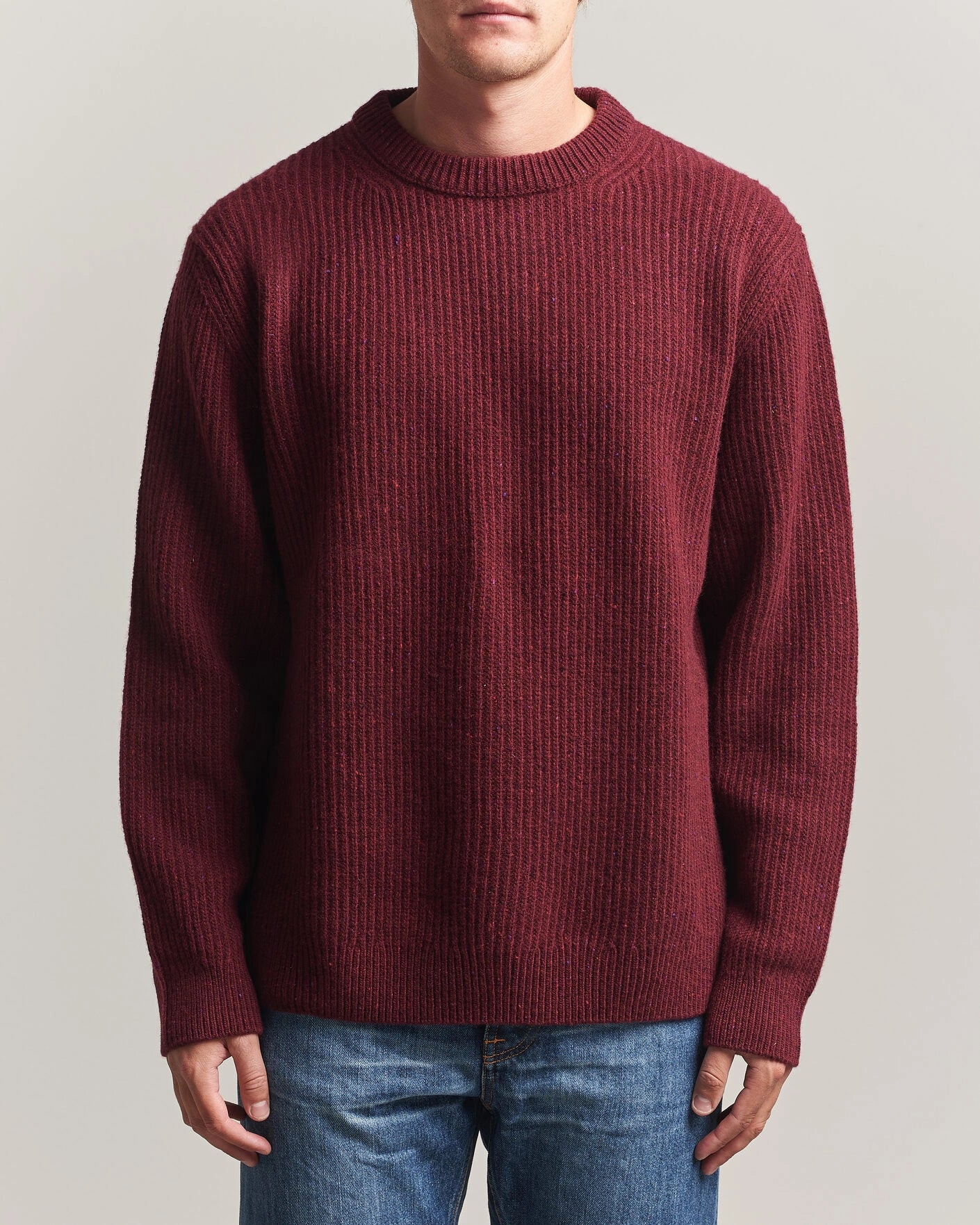 NUDIE JEANS AUGUST RIB WOOL SWEATER IN BURGUNDY