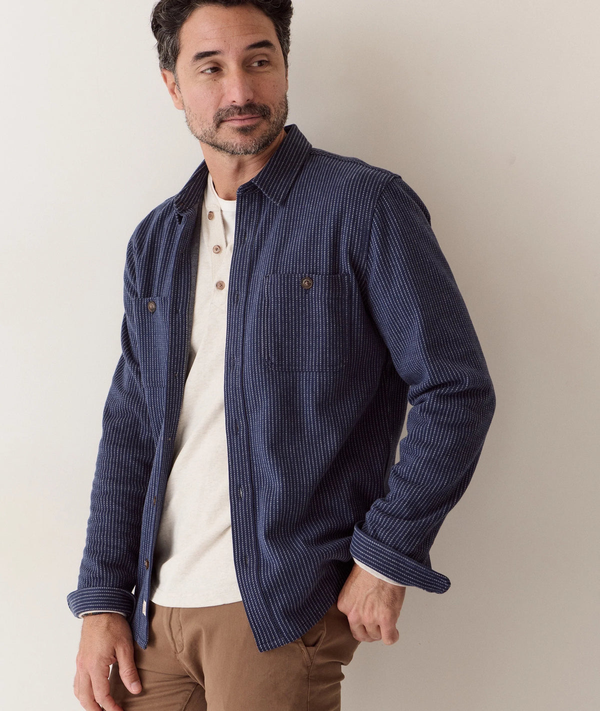 MARINE LAYER PACIFICA STRETCH TWILL OVERSHIRT IN NAVY RAILROAD STRIPE