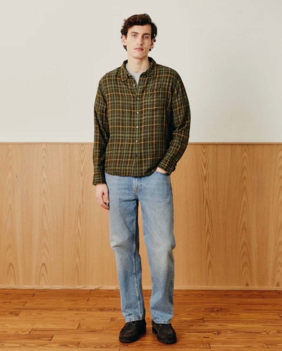 CORRIDOR CRINKLE PLAID LS SHIRT IN OLIVE