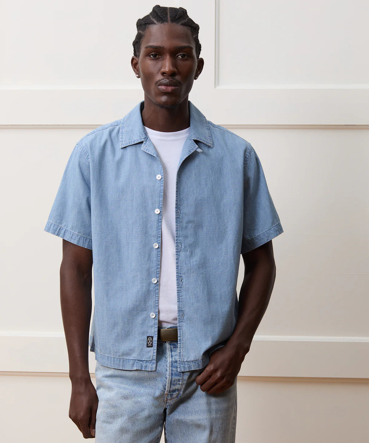 TODD SNYDER CROPPED CHAMBRAY CAMP COLLAR SHIRT IN LIGHT INDIGO in LIGHT INDIGO — view 2