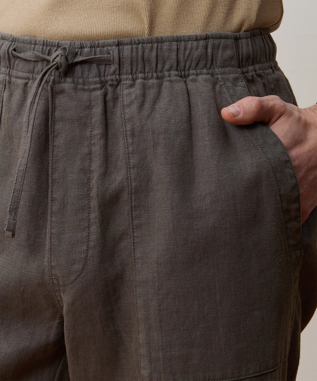 TODD SNYDER STRAIGHT FIT LINEN BEACH PANT IN WROUGHT IRON in WROUGHT IRON — view 3