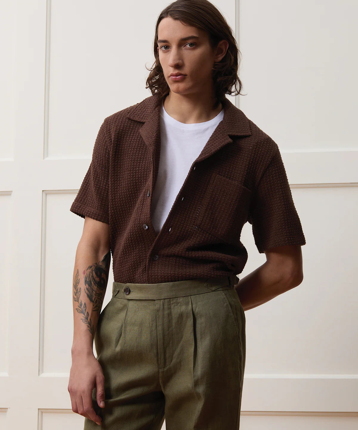 TODD SNYDER RELAXED TEXTURED CABANA POLO IN CIGAR in CIGAR — view 2