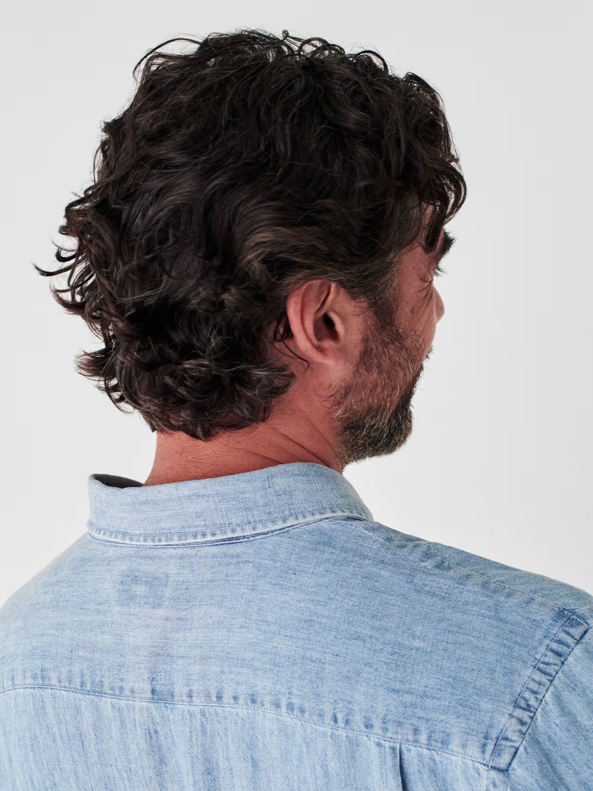 FAHERTY THE TRIED AND TRUE CHAMBRAY SHIRT in See product description — view 4
