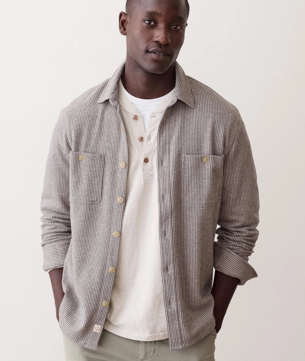 MARINE LAYER PACIFICA STRETCH TWILL OVERSHIRT IN GREY RAILROAD STRIPE