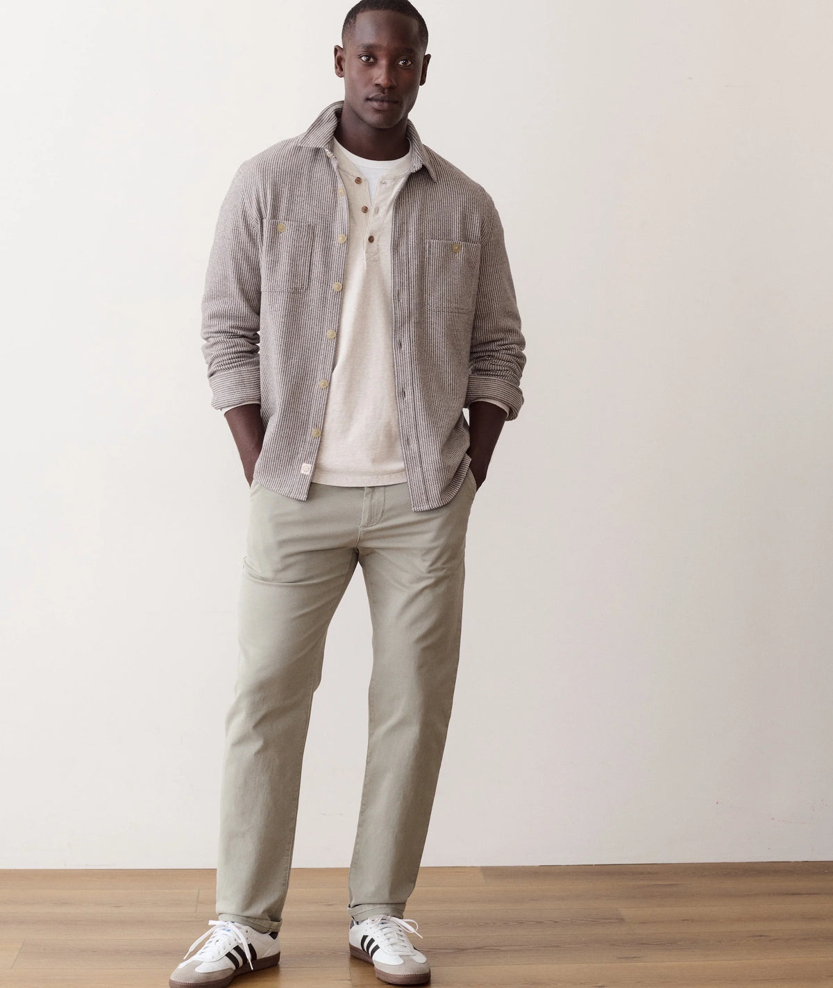 MARINE LAYER PACIFICA STRETCH TWILL OVERSHIRT IN GREY RAILROAD STRIPE