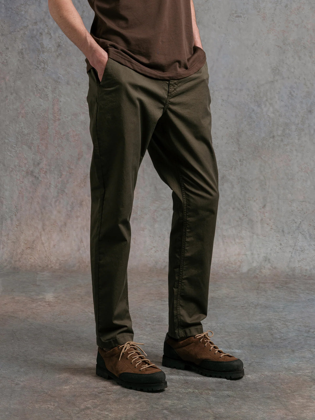 KESTIN INVERNESS TROUSER IN DARK OLIVE COTTON TWILL