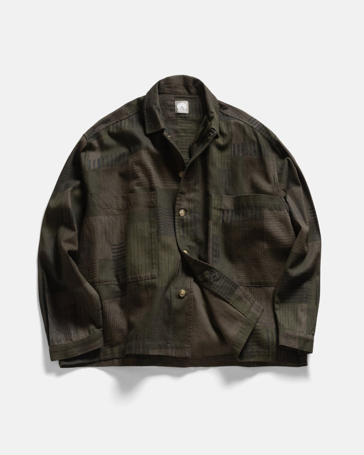 18 EAST SAM SHIRT JACKET IN OLIVE SMOKE OVERDYED
