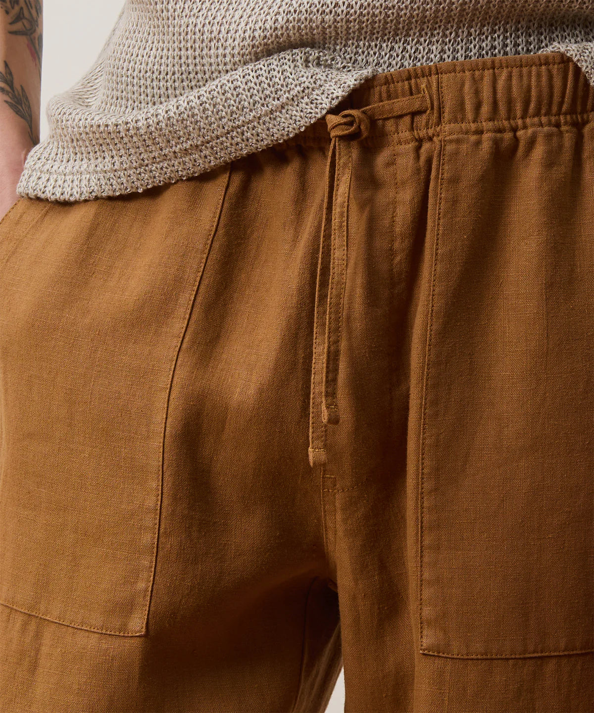 TODD SNYDER STRAIGHT FIT LINEN BEACH PANT IN GOLDEN ROD in GOLDEN ROD — view 3