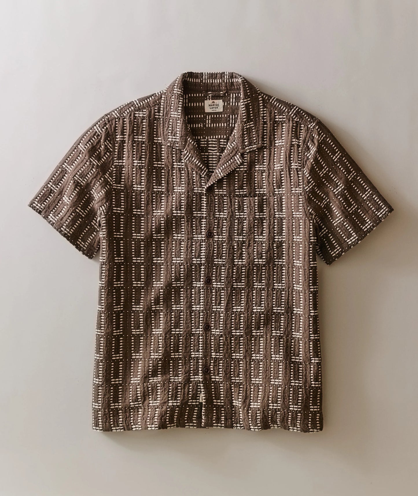 MARINE LAYER DOBBY RESORT SHIRT IN BROWN
