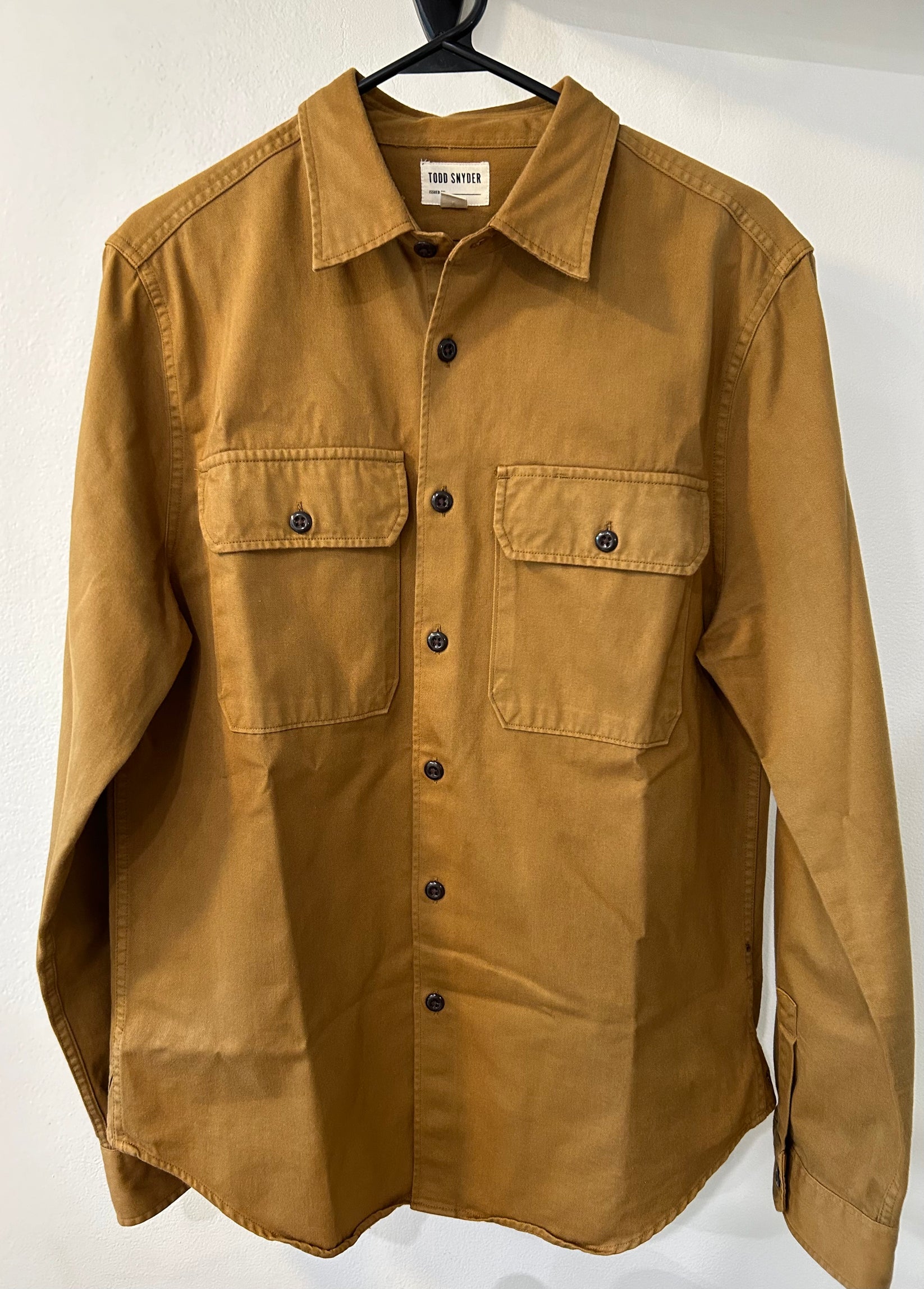 TODD SNYDER TWO POCKET UTILITY LONG SLEEVE SHIRT IN OCHRE RUST in OCHRE RUST — view 5