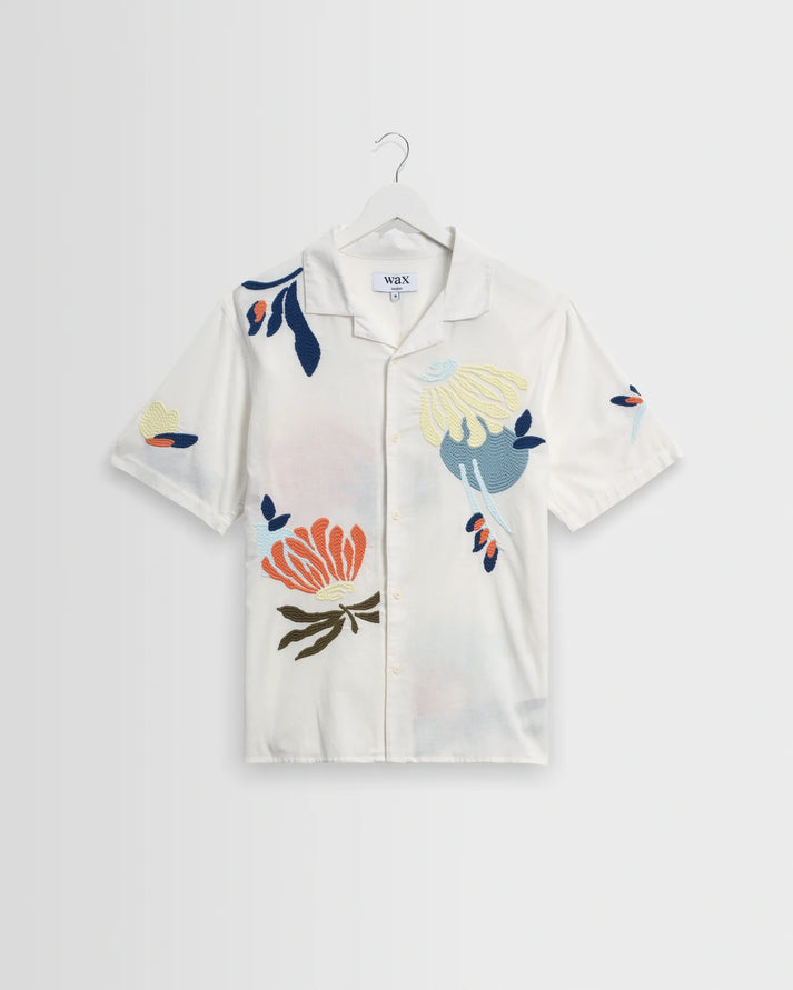 WAX LONDON SS SHIRT IN CHUNKY STITCH FLOWER