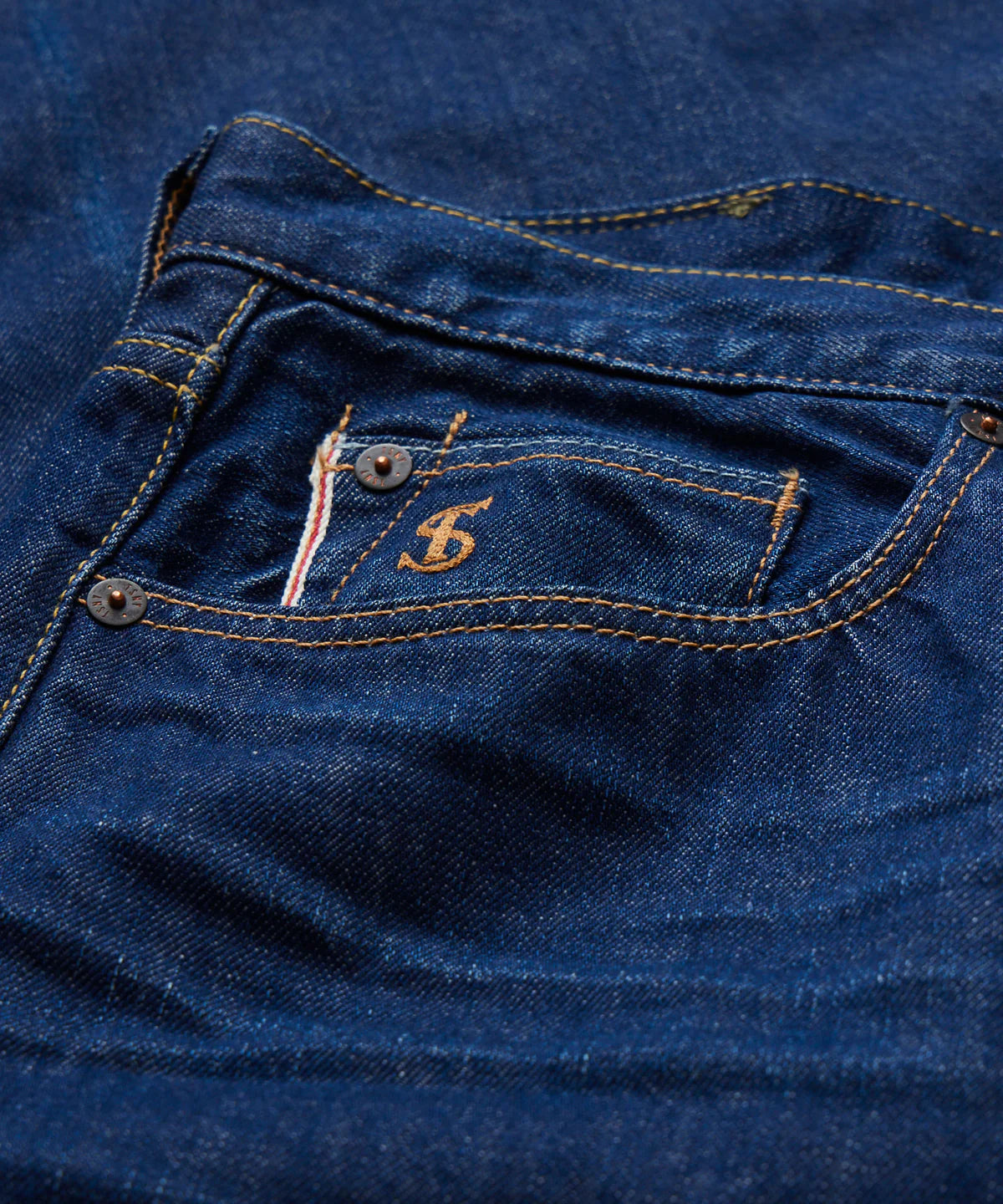 TODD SNYDER CLASSIC FIT SELVEDGE JEAN IN CREASED MEDIUM WASH in CREASED MEDIUM WASH — view 4