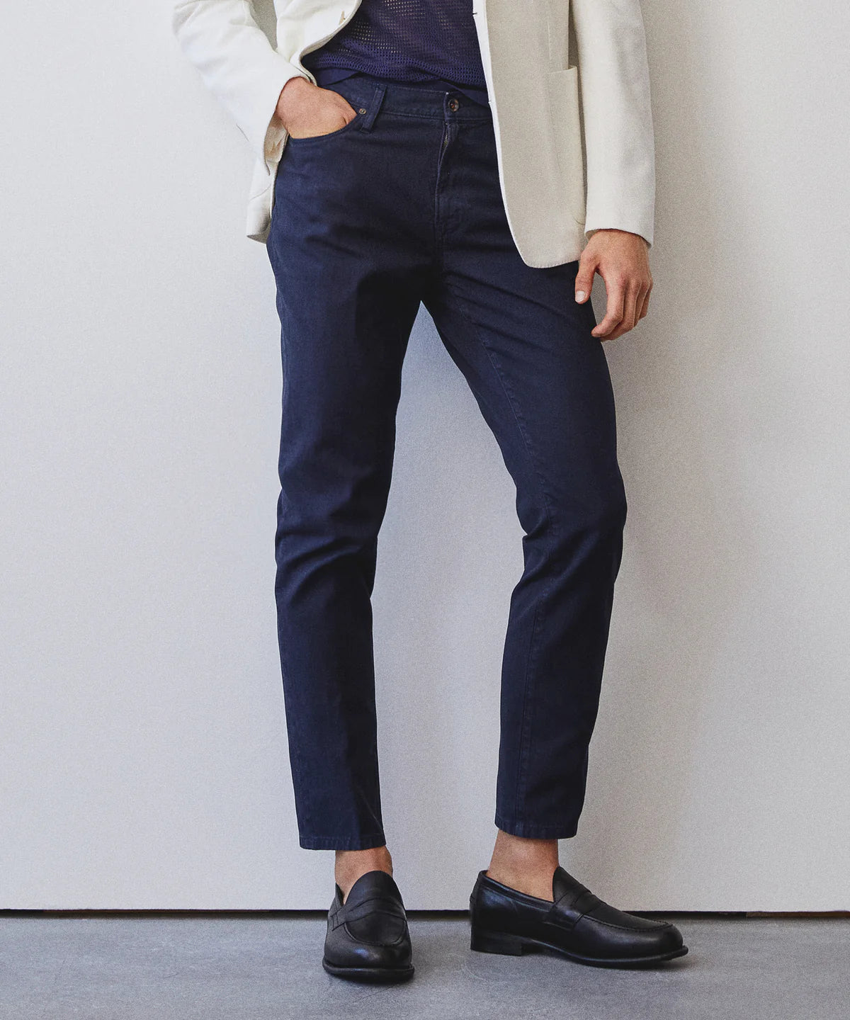 TODD SNYDER SLIM 5-POCKET COTTON LINEN PANT IN DARK INDIGO in DARK INDIGO — view 2