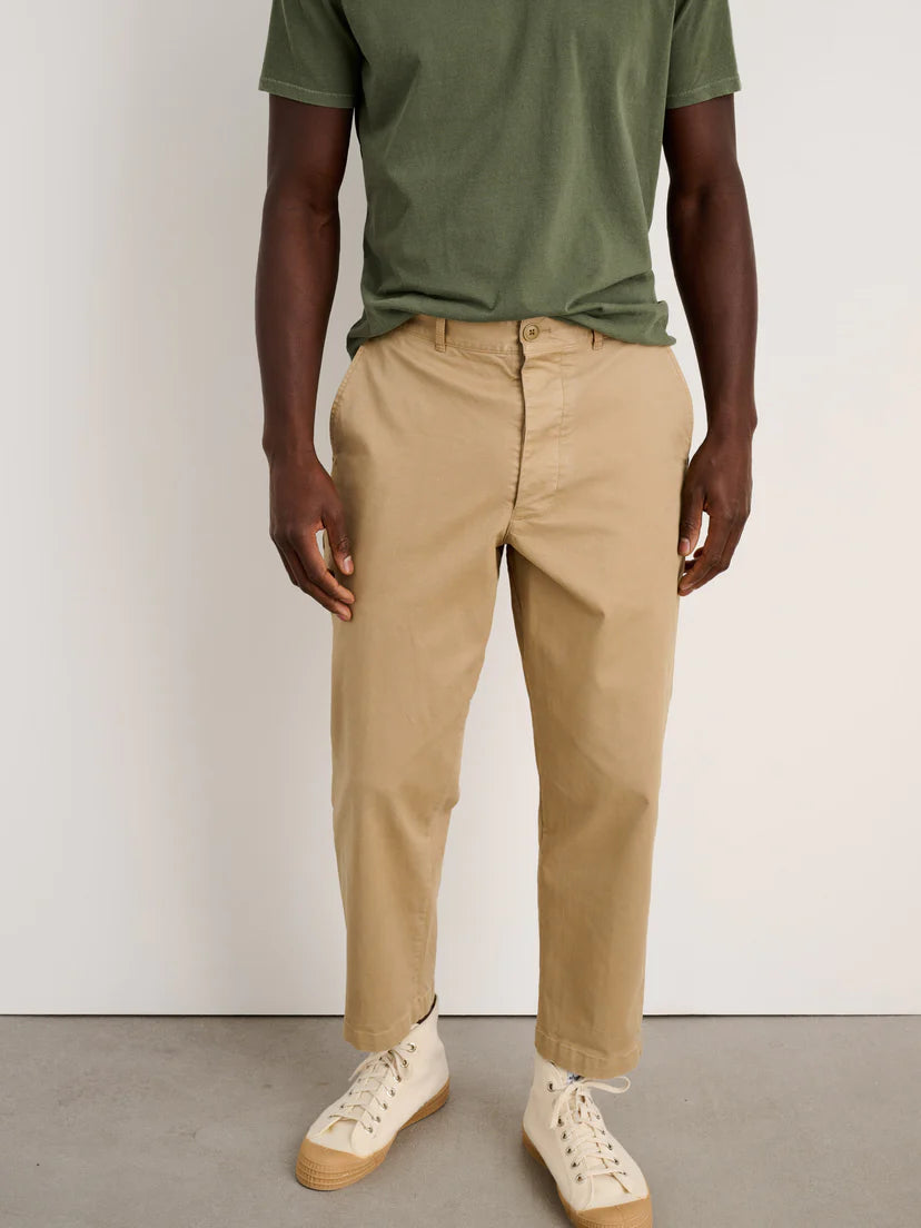 ALEX MILL GARMENT DYED CANVAS CARGO PANT IN FIELD OLIVE in FIELD OLIVE — view 3
