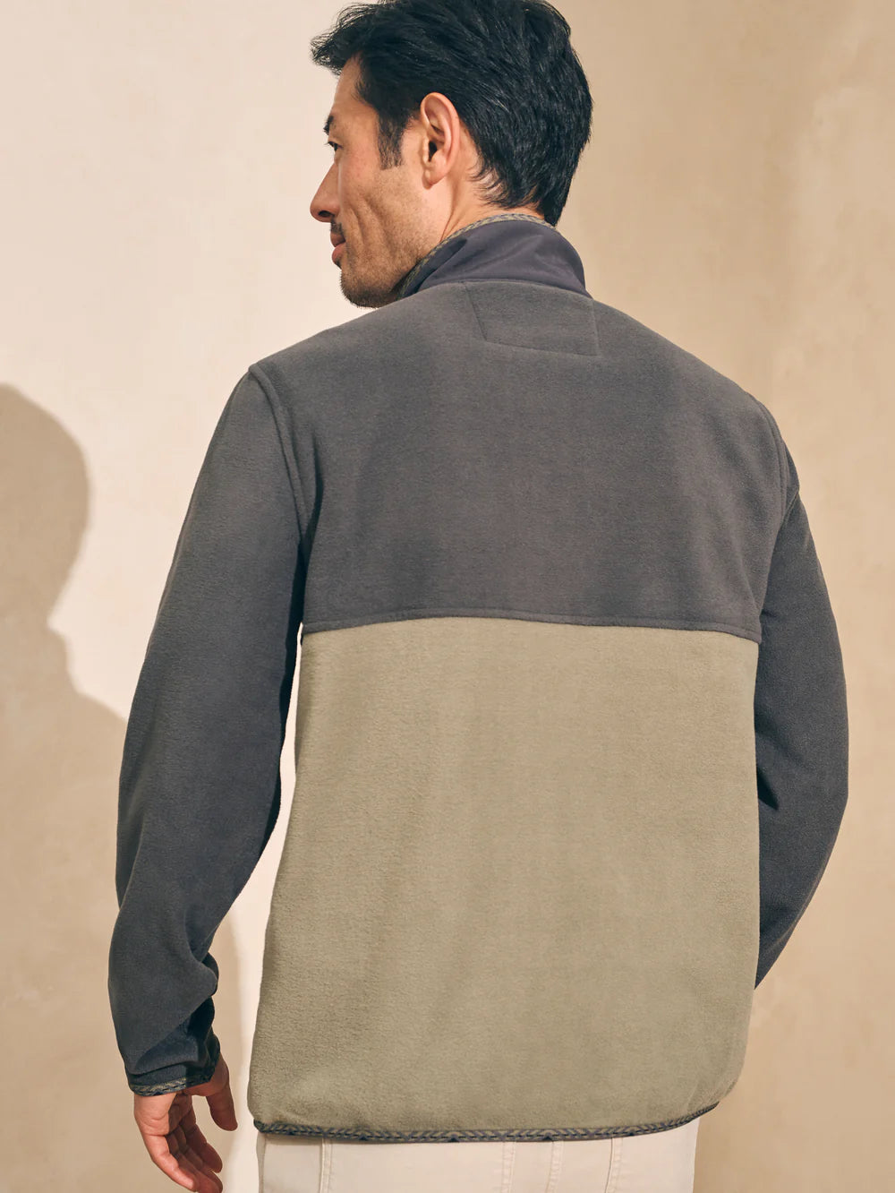 FAHERTY FLEECE POPOVER IN FADED BLACK AND LIGHT PINE in FADED BLACK AND LIGHT PINE — view 4