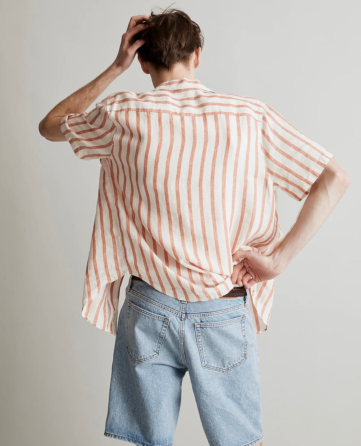 MADEWELL LINEN EASY SHORT-SLEEVE SHIRT IN SWEET DAHLIA in SWEET DAHLIA — view 2