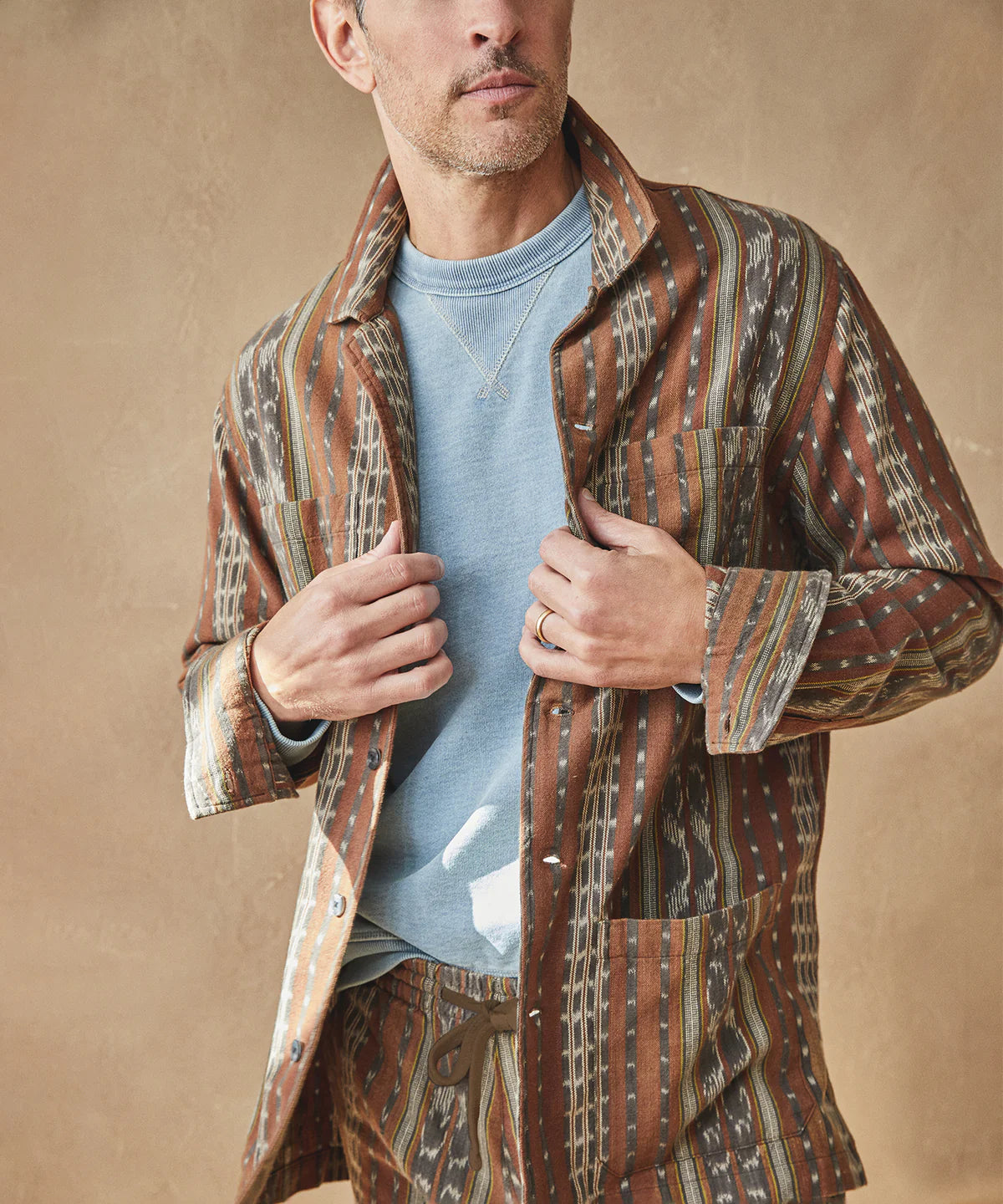 TODD SNYDER JACQUARD LONG SLEEVE GUAYABERA IN RUST in RUST — view 4