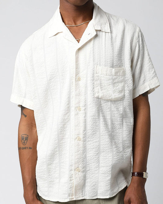 Corridor - CORRIDOR STRIPED SEERSUCKER SS IN WHITE - Rent With Thred